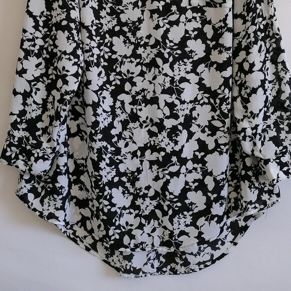 Ava & Viv Womens Black Roll Tab Sleeve Floral Print Peasant Blouse Top Size 1X - Picture 3 of 9